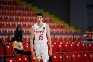 郇斯楠谈最需提升地方:一是习惯大学的对抗 二是完善自我补短板